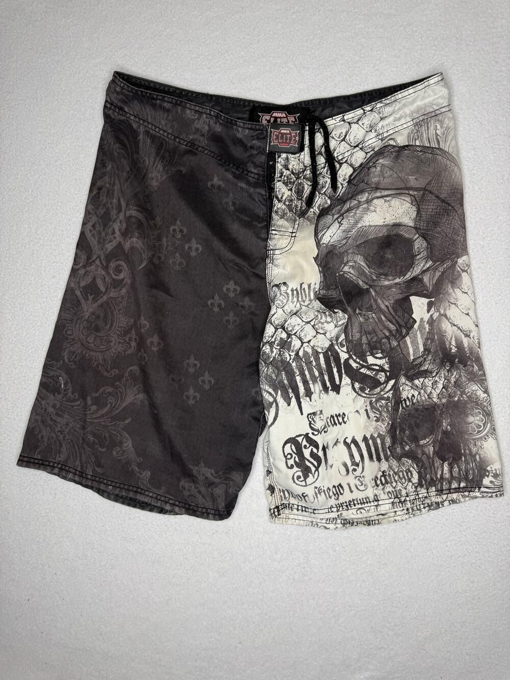 MMA Elite Skull Board Shorts Men’s L Black White Gothic Y2K MMA Surf 36
